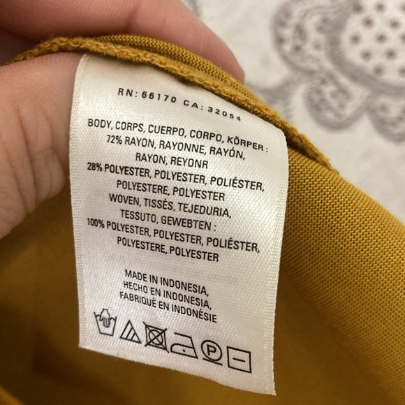 Anthropologie (AKEMI + KIN) Mustard Yellow Tunic Tank. Opening at back. V-Neck. - Picture 7 of 8